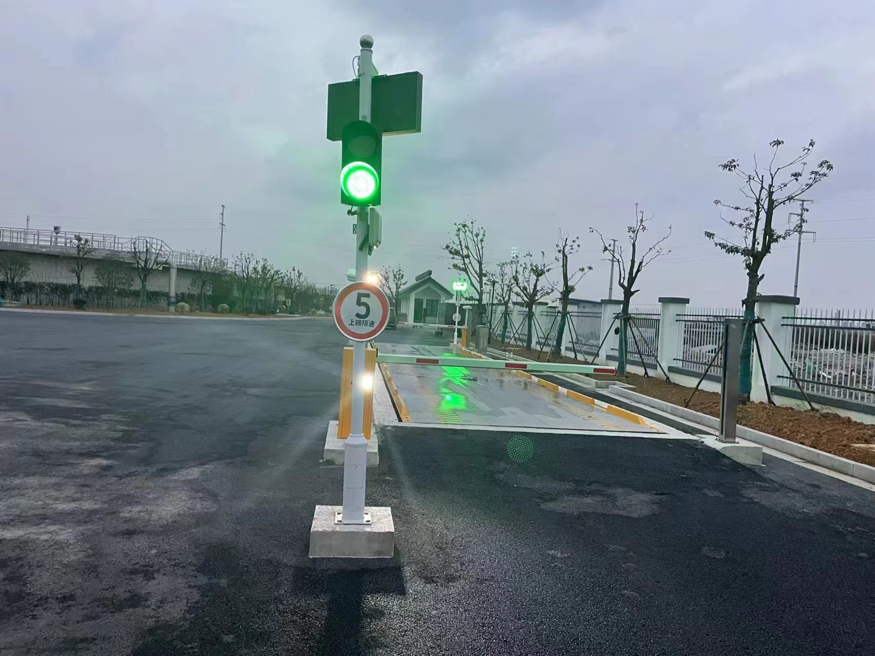 地磅无人值守（一进一出）